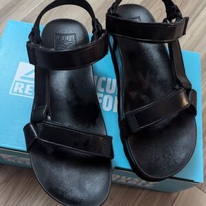 [reef] cushion rem hi sandal